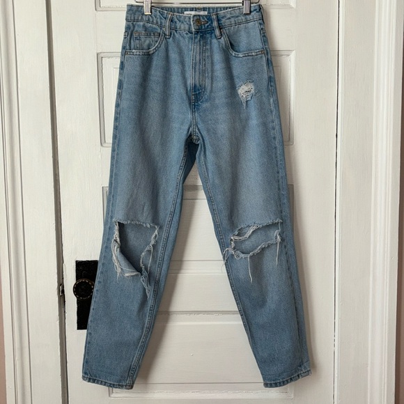 Zara Denim - ZARA HIGH RISE LIGHT WASH TAPERED MOM JEANS